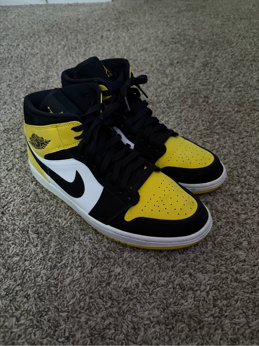 Jordan Men's High-Top Sneakers in Yellow/Black/White